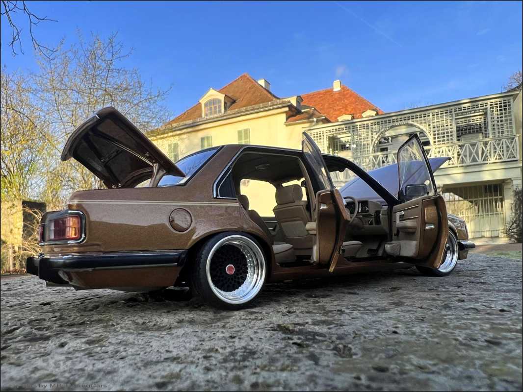 1:18 Holden Opel Commodore 4.2 V8 Rechts Lenker / BBS RS = RAR